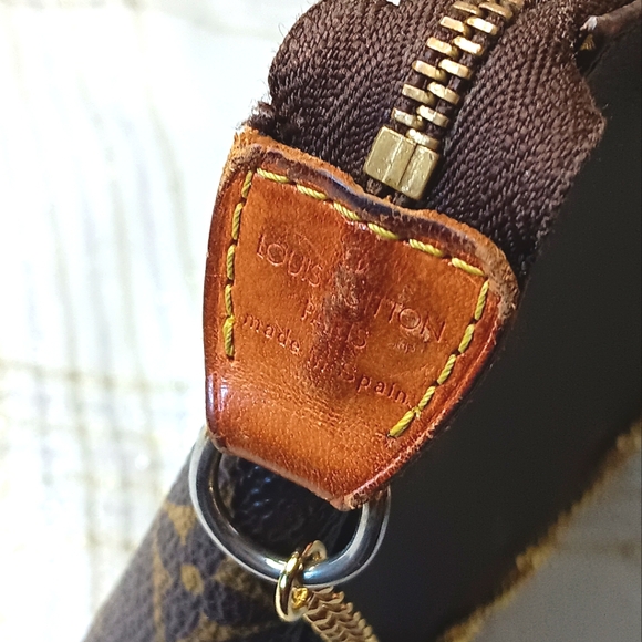 Louis Vuitton Vintage Pochette Accessoires handbag with Chain - Picture 11 of 15